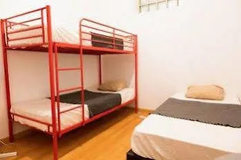 Holla Hostel Lisboa Bed and Breakfast